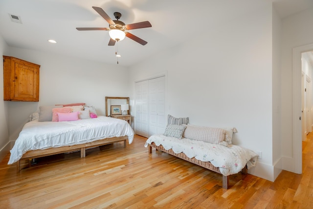 661 E 16th St, Chattanooga, TN 37408 - bedroom featuring light wood-type flooring, a closet, recessed lighting, and a ceiling fan