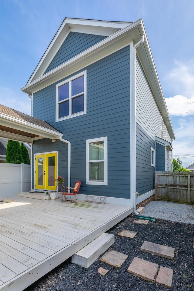661 E 16th St, Chattanooga, TN 37408 - back of property with a deck and french doors