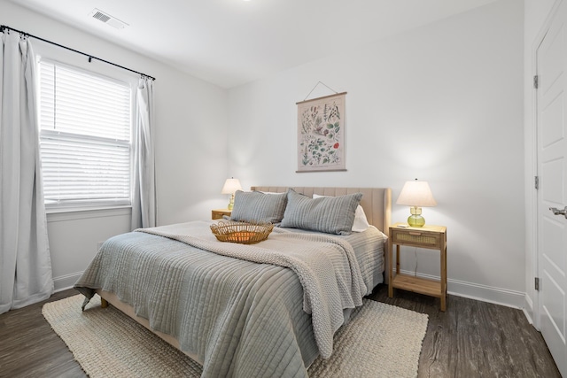 661 E 16th St, Chattanooga, TN 37408 - bedroom with wood finished floors