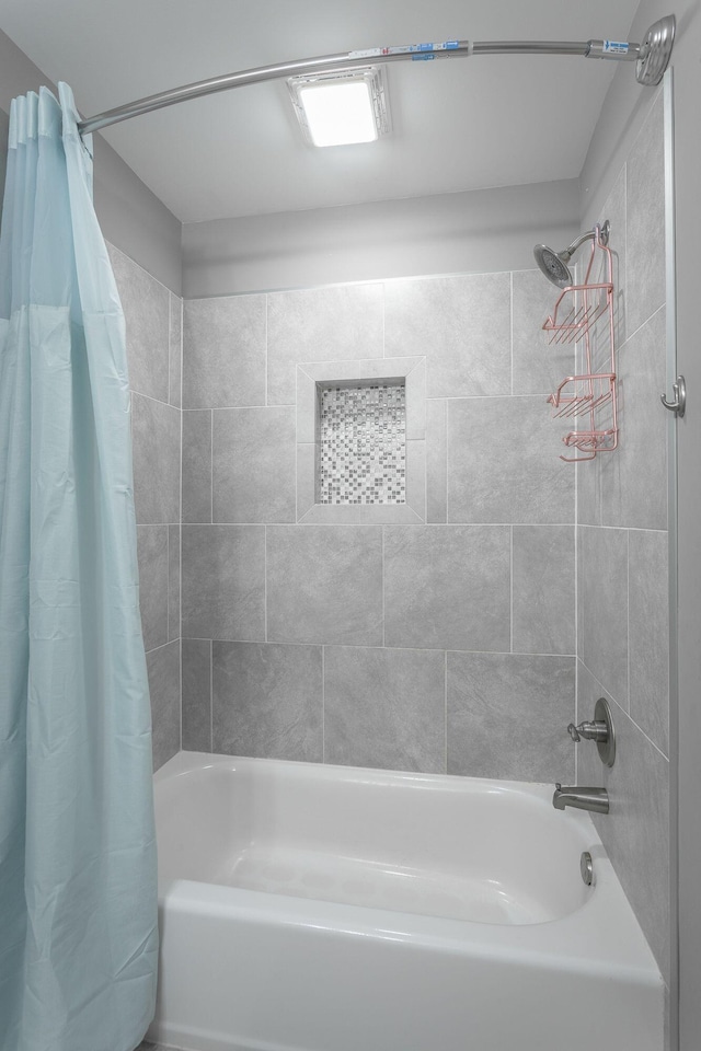 1023 Givens Rd, Chattanooga, TN 37421 - full bath featuring shower / bath combo
