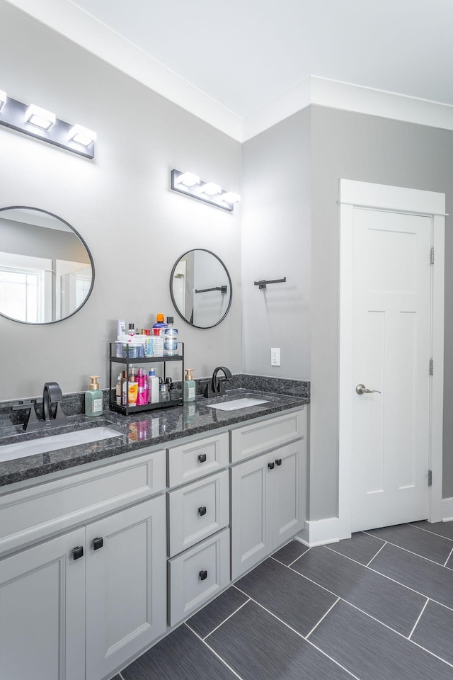 1023 Givens Rd, Chattanooga, TN 37421 - full bath featuring double vanity