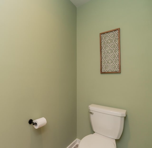 3328 Prairie Range Ln, Apison, TN 37302 - bathroom with toilet and baseboards