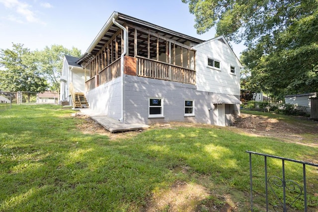 3517 Connelly Ln, Chattanooga, TN 37412 - rear view of property featuring a lawn