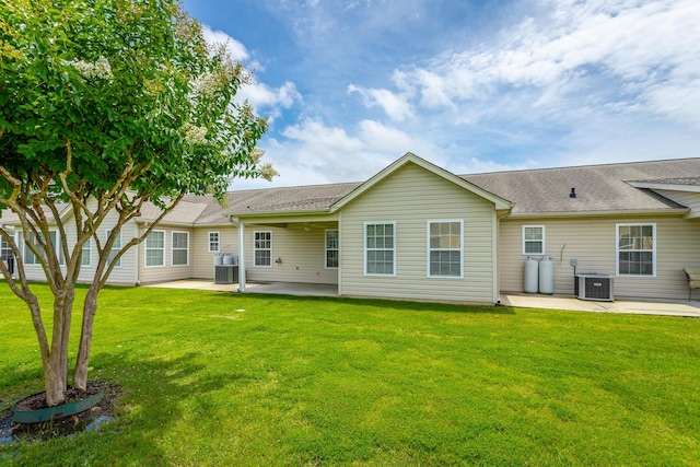 802 Applebrook Dr Unit 802, Rossville, GA 30741 - rear view of property with a patio, a yard, and a shingled roof