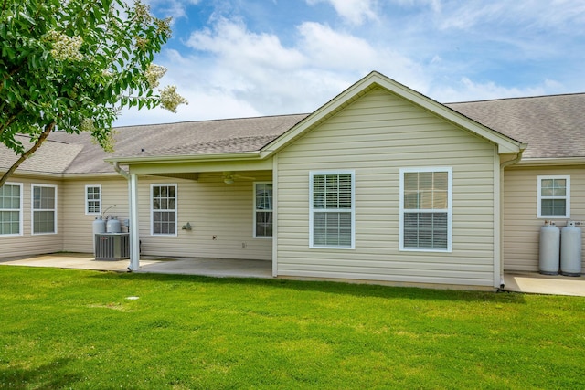 802 Applebrook Dr Unit 802, Rossville, GA 30741 - back of property with a patio area, a lawn, and a shingled roof