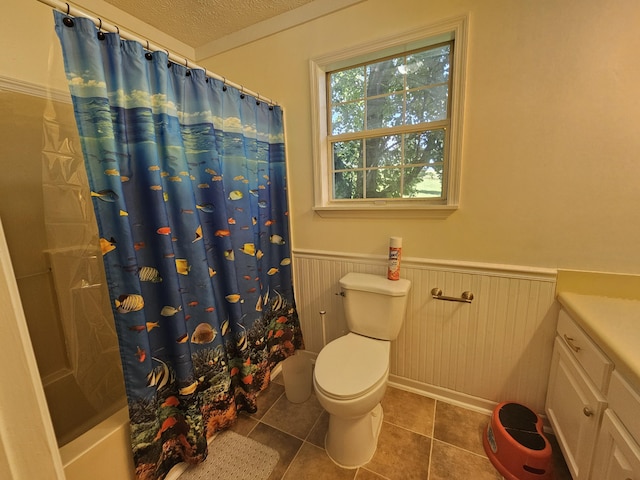 770 Jack Smith Rd Unit 15, Dunlap, TN 37327 - full bathroom featuring wainscoting, tile patterned floors, vanity, and shower / bath combination with curtain