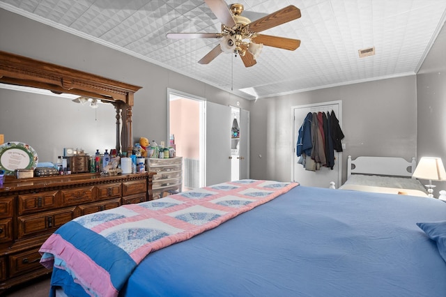 1618 E State Line Rd, Rossville, GA 30741 - bedroom featuring a ceiling fan, crown molding, and a closet