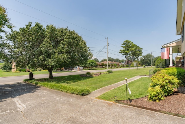 1510 Cannon Dr, Fort Oglethorpe, GA 30742 - view of grassy yard