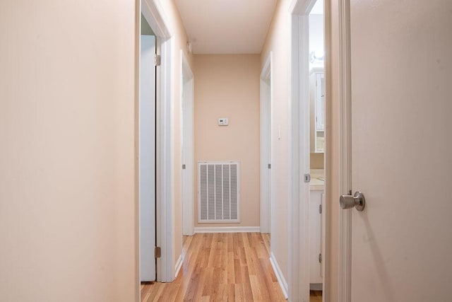 505 Heidi Cir, Chattanooga, TN 37415 - corridor with light wood-style floors and baseboards
