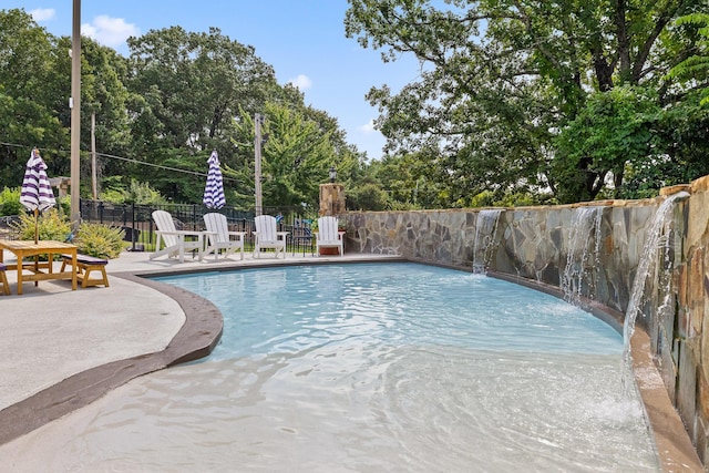 9420 Mountain Shadows Dr, Chattanooga, TN 37421 - view of swimming pool with a patio area and view of wooded area