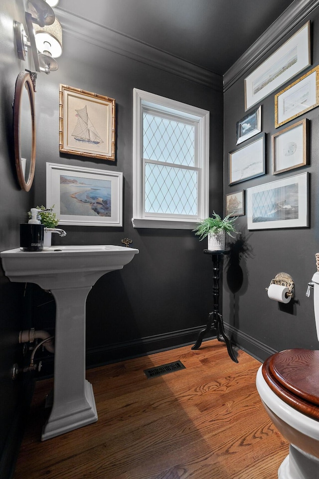 9420 Mountain Shadows Dr, Chattanooga, TN 37421 - bathroom with crown molding and wood finished floors