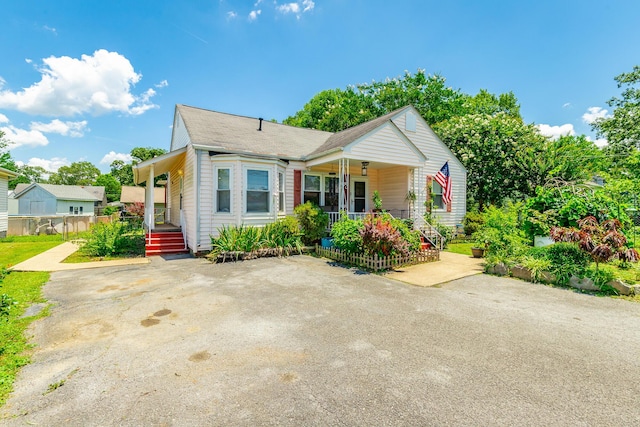 1602 Prater Rd, Chattanooga, TN 37412 - bungalow-style house with covered porch