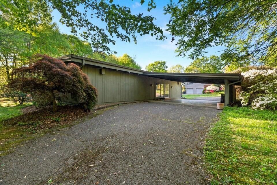 114 S Matlock Ave, Athens, TN 37303