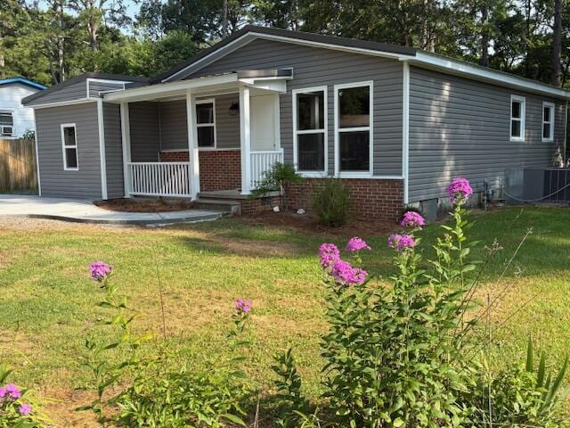 912 Bomar St, Lafayette, GA 30728 - view of front of property with covered porch and brick siding