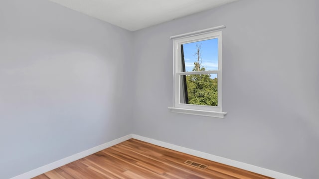 4111 Lost Oaks Dr, Ooltewah, TN 37363 - empty room featuring baseboards and light wood-style floors