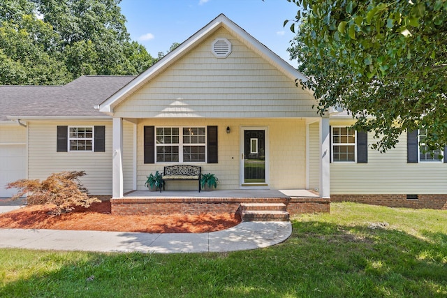 40 Castleview Ct, Ringgold, GA 30736 - bungalow-style home with a porch, a front yard, a garage, and roof with shingles