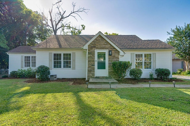 3305 Redding Rd, Chattanooga, TN 37415 - view of front of home featuring a front yard and stone siding