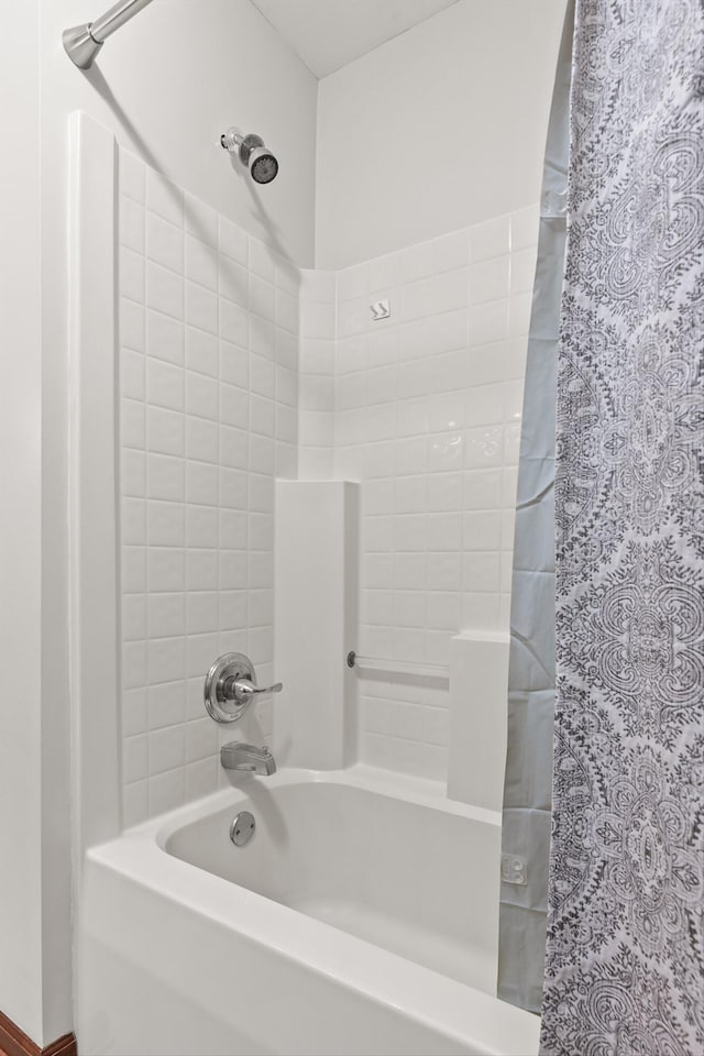 28 Lynn Rd, Signal Mountain, TN 37377 - bathroom featuring shower / tub combo with curtain