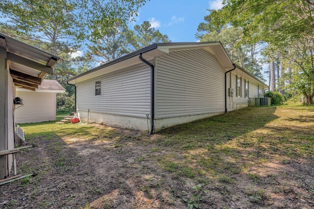 15 Moon Beam Cir, Rock Spring, GA 30739 - view of side of property featuring a central air condition unit
