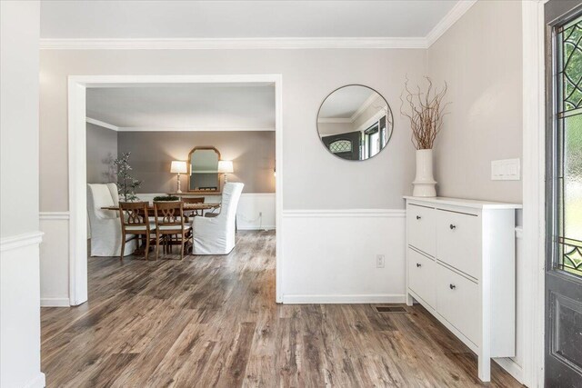 2416 Mourning Dove Ln, Signal Mountain, TN 37377 - dining space with wood finished floors and crown molding