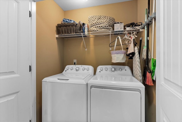 9129 Wood Dale Ln, Hixson, TN 37343 - washroom featuring washing machine and clothes dryer