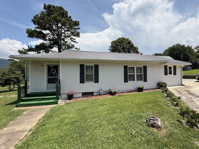 369 E Illinois Ave, Whitwell, TN 37397 - photo 1