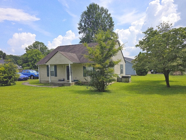 407 W 3rd St, Jasper, TN 37347 - view of front of property featuring a front yard