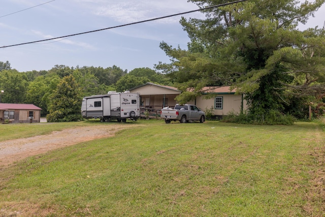 14865 US-11, Trenton, GA 30752 - view of front facade featuring a front lawn and dirt driveway