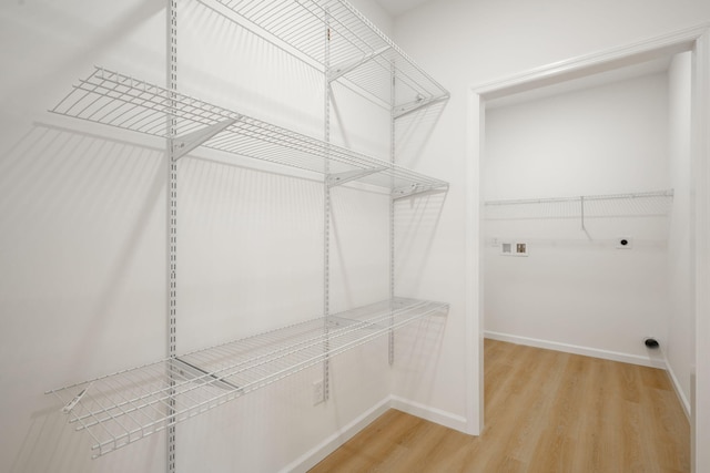 3016 Addison Rd, Chattanooga, TN 37406 - walk in closet featuring wood finished floors