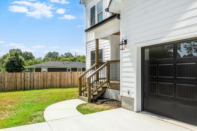 845 James Ave, Chattanooga, TN 37421 - view of exterior entry featuring a garage