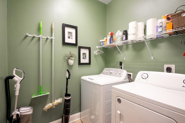 8502 Kennerly Ct, Ooltewah, TN 37363 - washroom featuring washing machine and clothes dryer and baseboards