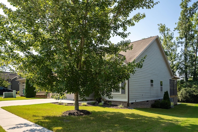 8502 Kennerly Ct, Ooltewah, TN 37363 - view of front facade featuring crawl space, concrete driveway, a front lawn, and a shingled roof