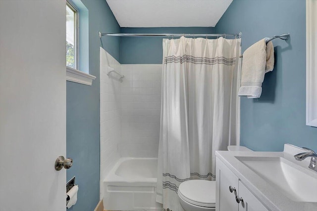824 Graysville Rd, Chattanooga, TN 37421 - bathroom featuring vanity and shower / bath combo with shower curtain