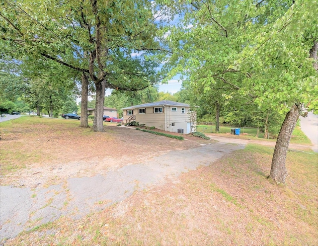 4702 Eldridge Rd, Hixson, TN 37343 - ranch-style home with dirt driveway