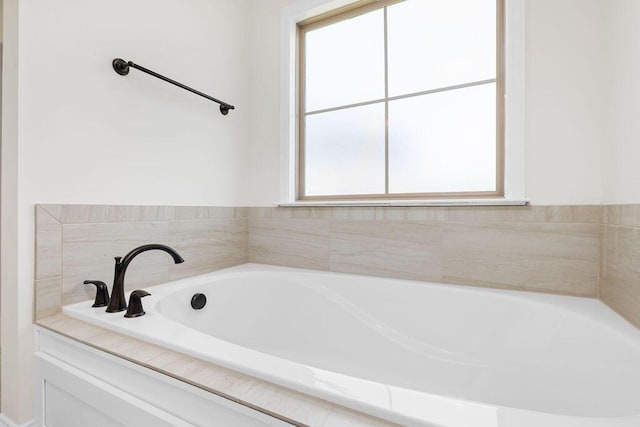 6859 Steep Hl, Ooltewah, TN 37363 - full bath with a garden tub