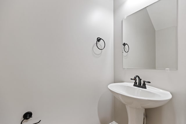 1864 Gate Tower Way NE, Cleveland, TN 37312 - bathroom featuring a sink