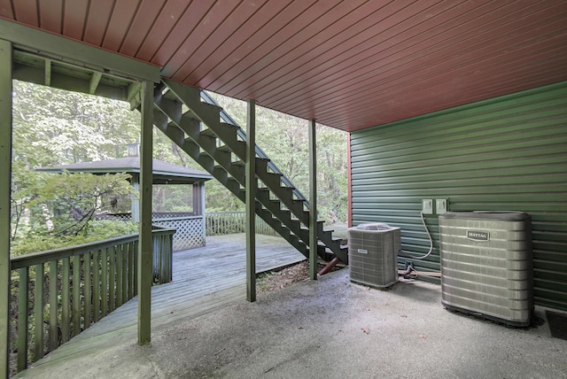9028 Warbler Ln, Chattanooga, TN 37421 - wooden terrace with stairway