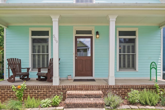 509 E 16th St, Chattanooga, TN 37408 - property entrance with a porch