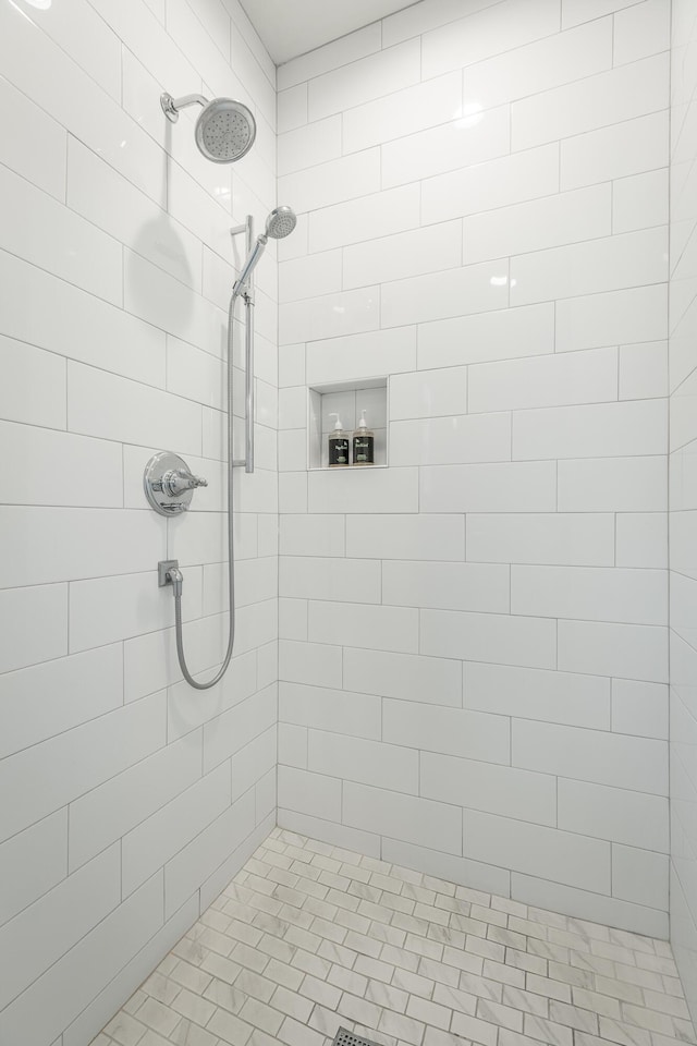 8 Heather Ln, Rising Fawn, GA 30738 - full bath featuring a tile shower