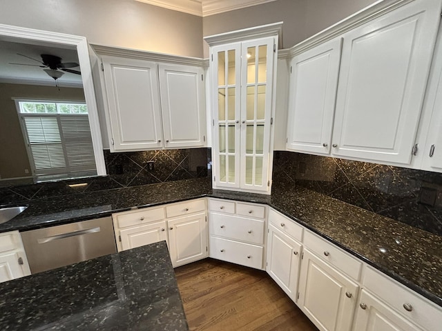 6419 Camdendown Ln, Hixson, TN 37343 - kitchen with crown molding, white cabinetry, dishwasher, dark wood-type flooring, and a ceiling fan