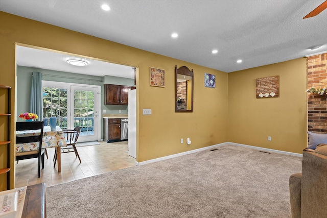 1018 Ridgeway Ave, Signal Mountain, TN 37377 - living room with light colored carpet, recessed lighting, and a textured ceiling