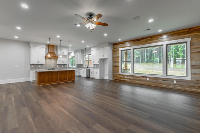 220 High Point Ln, Jasper, TN 37347 - kitchen featuring premium range hood, appliances with stainless steel finishes, ceiling fan, white cabinets, and dark wood finished floors