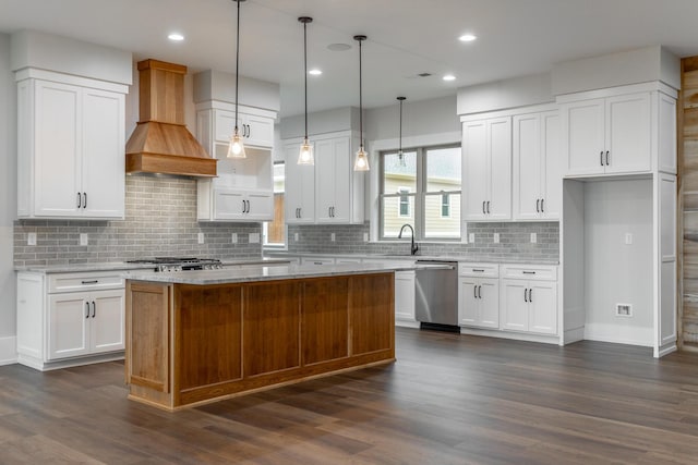 220 High Point Ln, Jasper, TN 37347 - kitchen with premium range hood, appliances with stainless steel finishes, dark wood finished floors, tasteful backsplash, and white cabinets