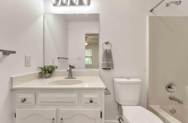 158 Bailey Cir SW, Cleveland, TN 37311 - full bath with vanity, bathing tub / shower combination, and a ceiling fan