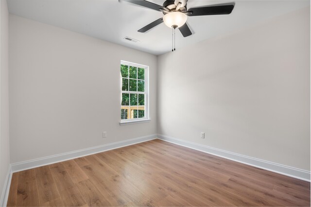 812 Aubrey Ave, Chattanooga, TN 37411 - empty room featuring light wood-style flooring and ceiling fan