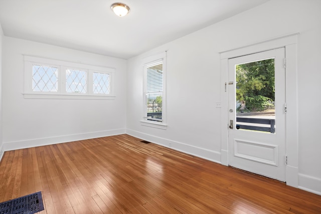 1306 Bailey Ave, Chattanooga, TN 37404 - entrance foyer featuring baseboards and hardwood / wood-style flooring