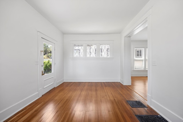 1306 Bailey Ave, Chattanooga, TN 37404 - entryway with wood-type flooring and baseboards