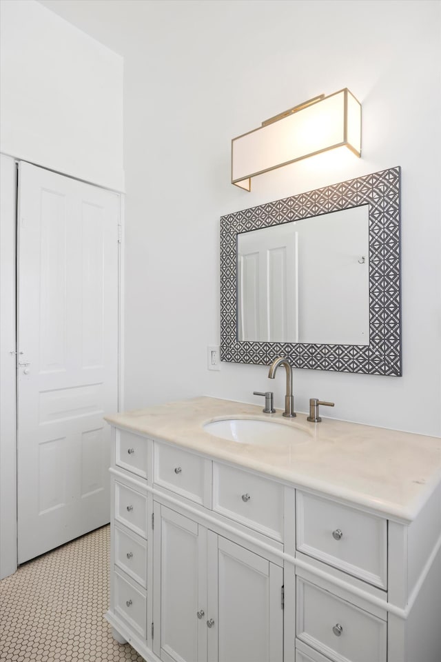 1306 Bailey Ave, Chattanooga, TN 37404 - bathroom featuring vanity