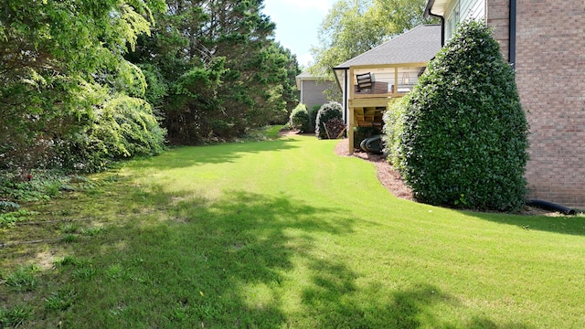 120 Oakhurst Ter NE, Calhoun, GA 30701 - view of grassy yard featuring a wooden deck
