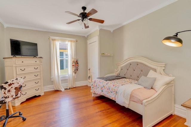 1132 Dartmouth St, Chattanooga, TN 37405 - bedroom featuring light wood-style floors, ornamental molding, and ceiling fan
